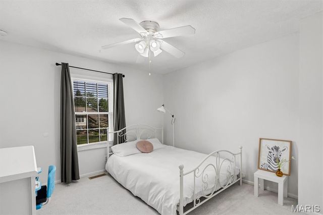 1912 Springtree Drive, Maryland Heights, MO 63043