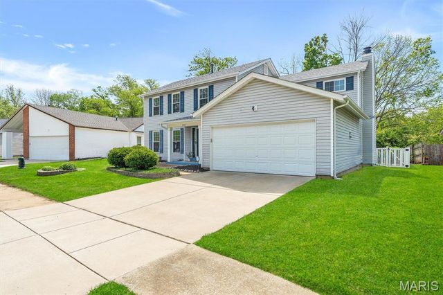 1912 Springtree Drive, Maryland Heights, MO 63043