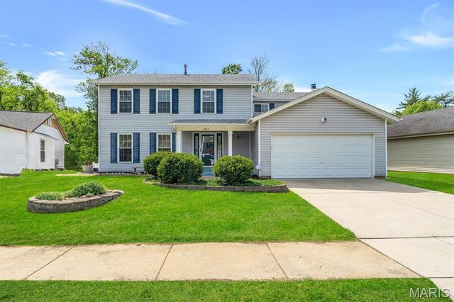 1912 Springtree Drive, Maryland Heights, MO 63043