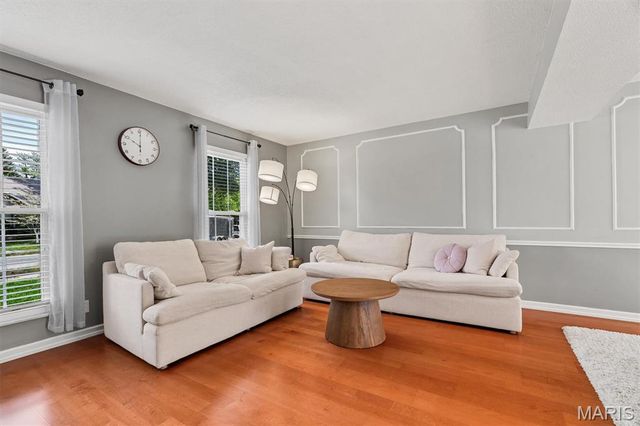 1912 Springtree Drive, Maryland Heights, MO 63043
