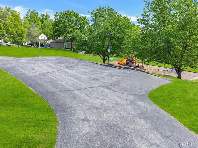1912 Springtree Drive, Maryland Heights, MO 63043