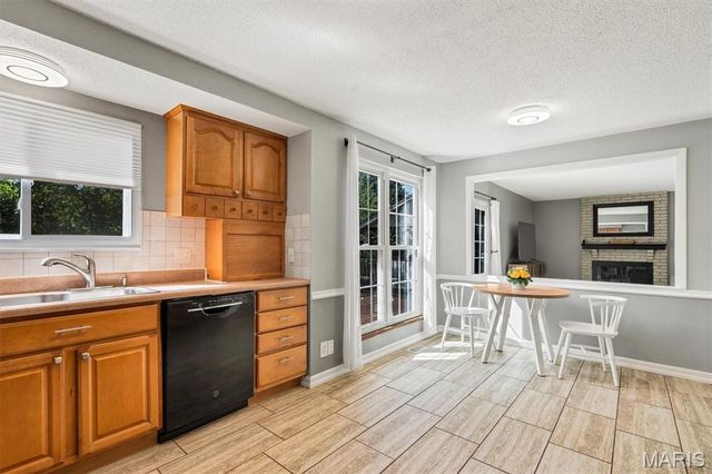 1912 Springtree Drive, Maryland Heights, MO 63043