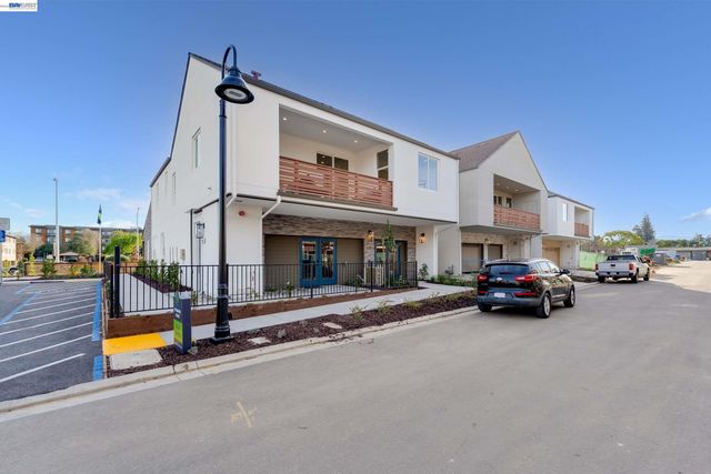 1887 Cook Court, Santa Clara, CA 95050