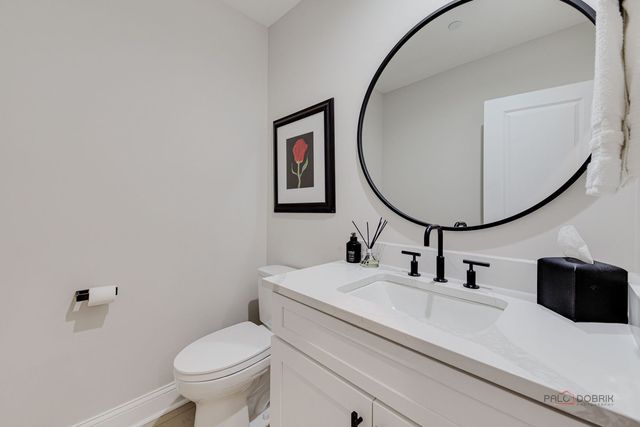 82 Prairie Court, Wheeling, IL 60090