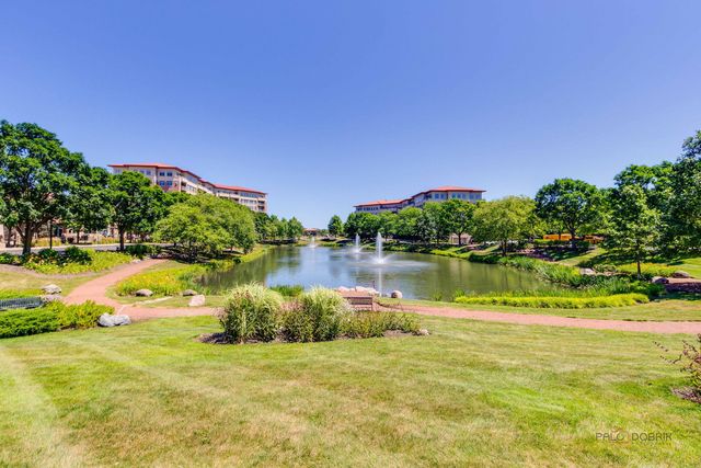 82 Prairie Court, Wheeling, IL 60090