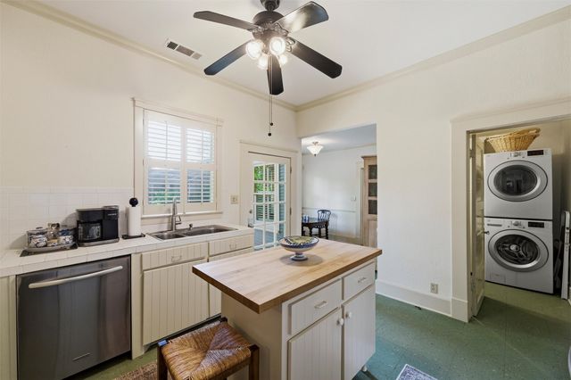 311 E Marvin Avenue, Waxahachie, TX 75165