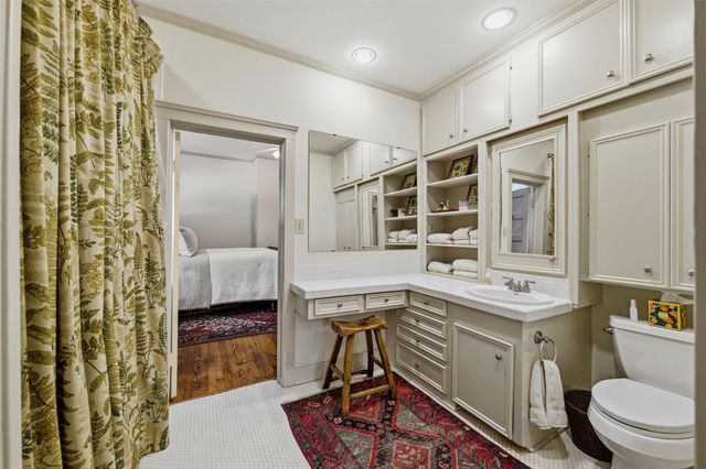 311 E Marvin Avenue, Waxahachie, TX 75165
