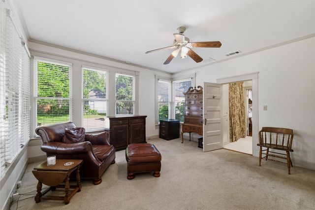 311 E Marvin Avenue, Waxahachie, TX 75165