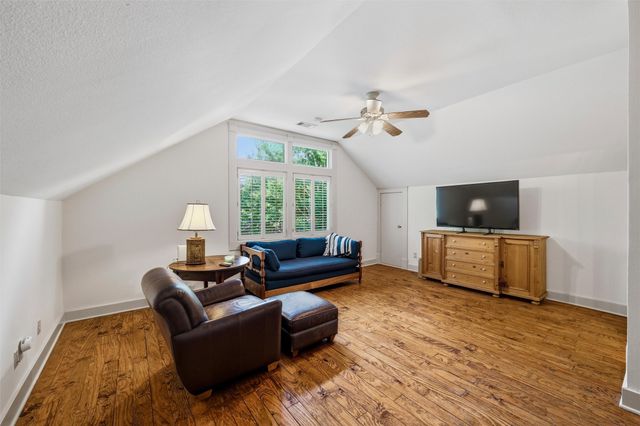 311 E Marvin Avenue, Waxahachie, TX 75165