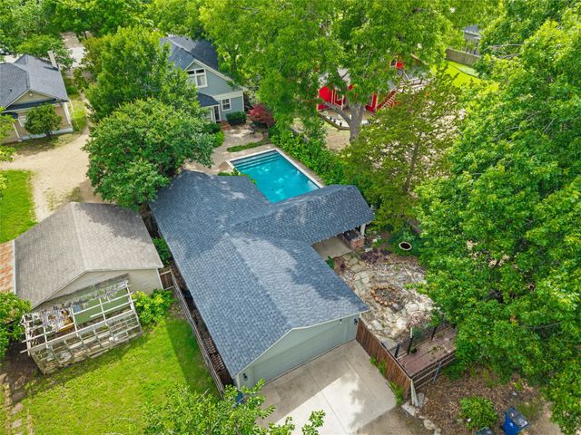 311 E Marvin Avenue, Waxahachie, TX 75165