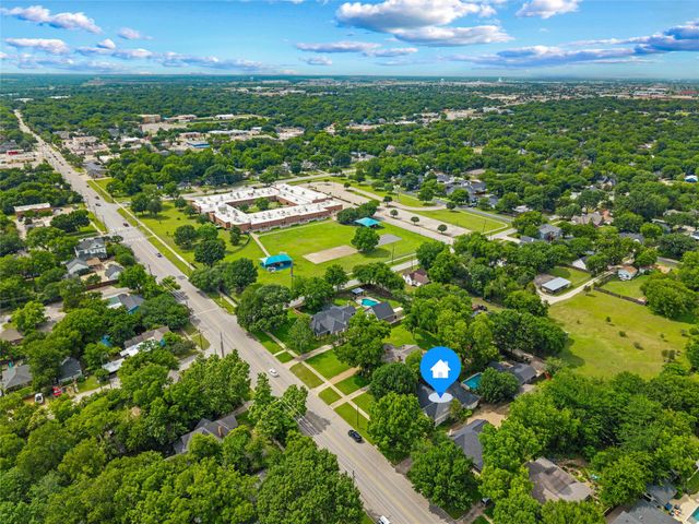 311 E Marvin Avenue, Waxahachie, TX 75165