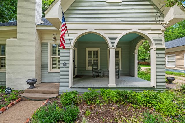 311 E Marvin Avenue, Waxahachie, TX 75165