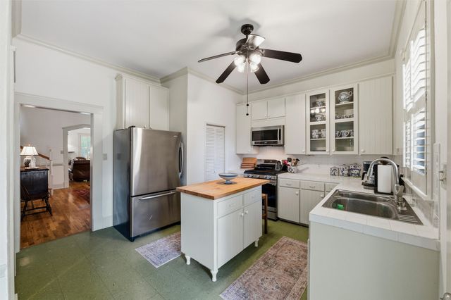 311 E Marvin Avenue, Waxahachie, TX 75165