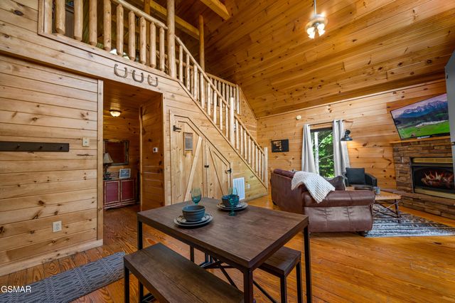 1705 Quail Hollow Way, Sevierville, TN 37876