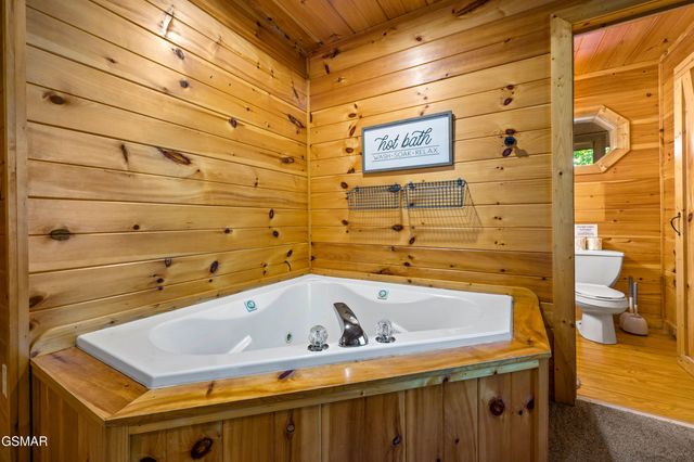 1705 Quail Hollow Way, Sevierville, TN 37876