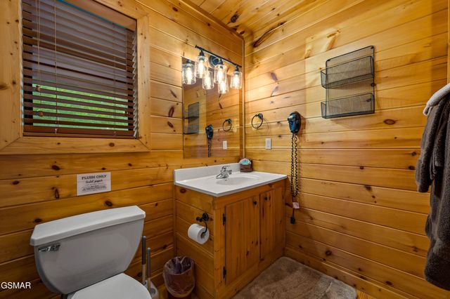 1705 Quail Hollow Way, Sevierville, TN 37876