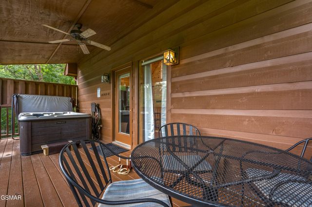 1705 Quail Hollow Way, Sevierville, TN 37876