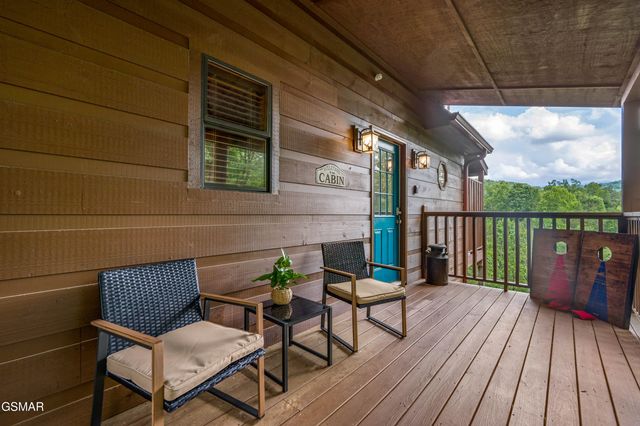 1705 Quail Hollow Way, Sevierville, TN 37876