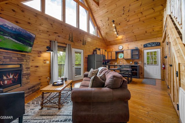 1705 Quail Hollow Way, Sevierville, TN 37876