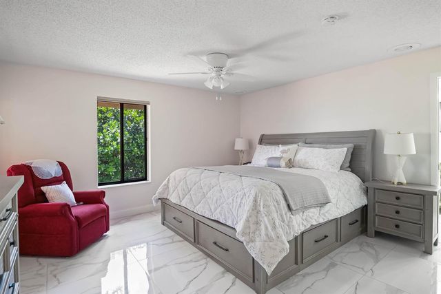 6858 FOUNTAINS Circle, Lake Worth, FL 33467