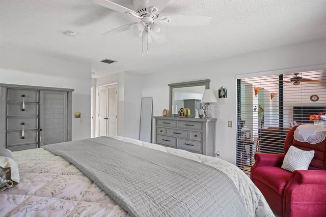 6858 FOUNTAINS Circle, Lake Worth, FL 33467