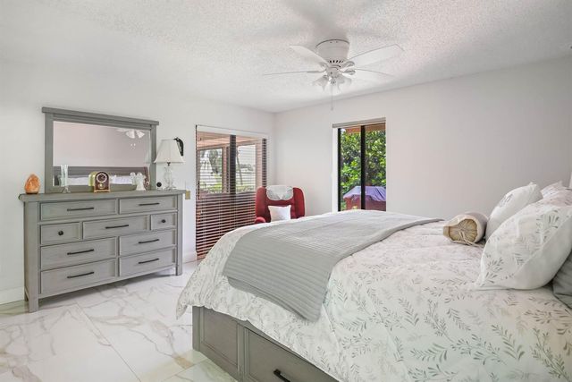 6858 FOUNTAINS Circle, Lake Worth, FL 33467