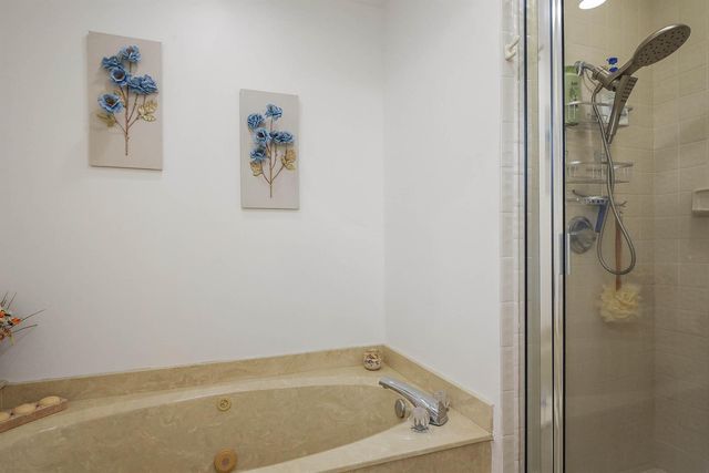 6858 FOUNTAINS Circle, Lake Worth, FL 33467