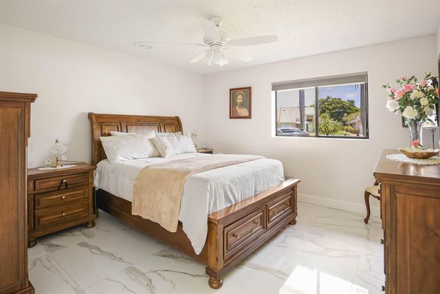 6858 FOUNTAINS Circle, Lake Worth, FL 33467