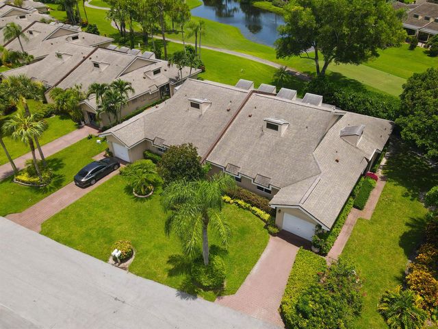 6858 FOUNTAINS Circle, Lake Worth, FL 33467