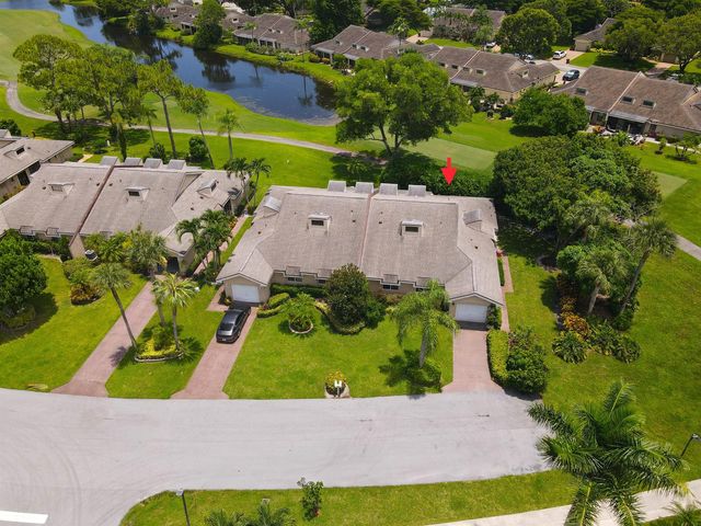 6858 FOUNTAINS Circle, Lake Worth, FL 33467
