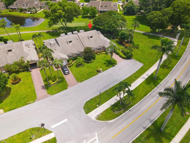 6858 FOUNTAINS Circle, Lake Worth, FL 33467