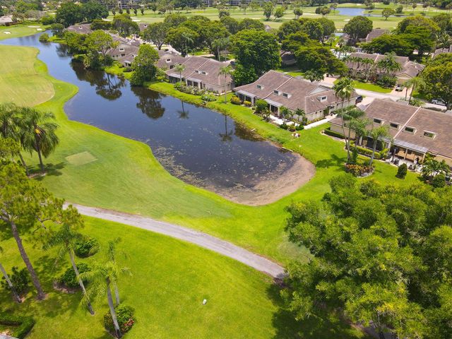 6858 FOUNTAINS Circle, Lake Worth, FL 33467