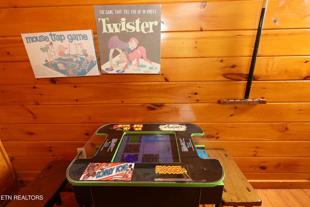 556 Wildwood Forest Way, Sevierville, TN 37876