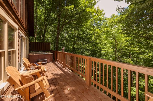 556 Wildwood Forest Way, Sevierville, TN 37876