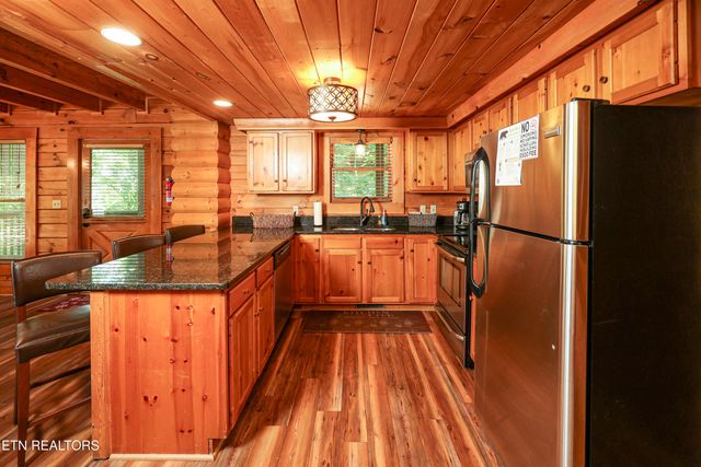 556 Wildwood Forest Way, Sevierville, TN 37876