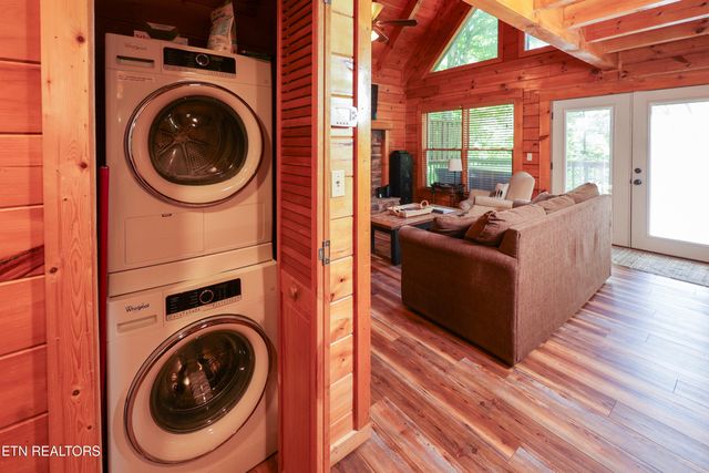 556 Wildwood Forest Way, Sevierville, TN 37876