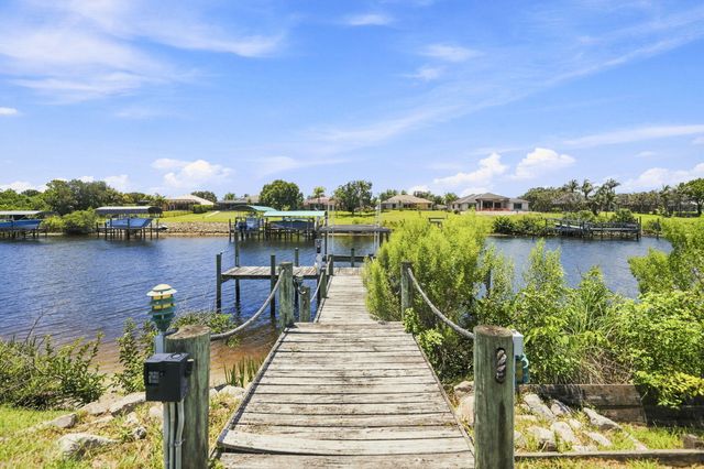 2624 SW River Shore Drive, Port St Lucie, FL 34984
