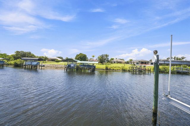 2624 SW River Shore Drive, Port St Lucie, FL 34984