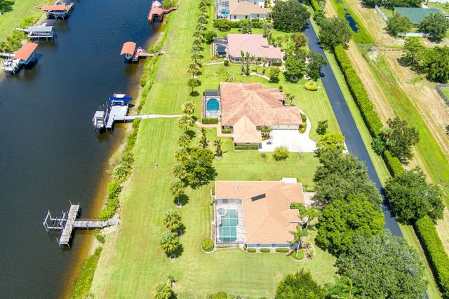 2624 SW River Shore Drive, Port St Lucie, FL 34984