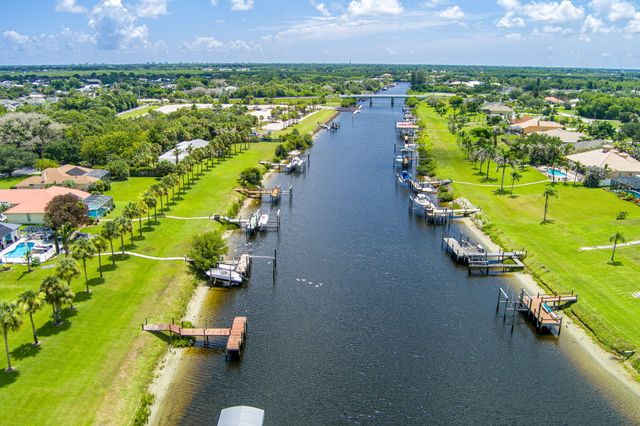 2624 SW River Shore Drive, Port St Lucie, FL 34984