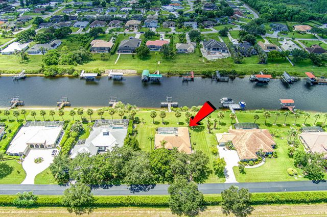 2624 SW River Shore Drive, Port St Lucie, FL 34984