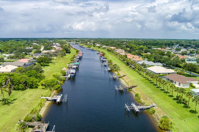2624 SW River Shore Drive, Port St Lucie, FL 34984