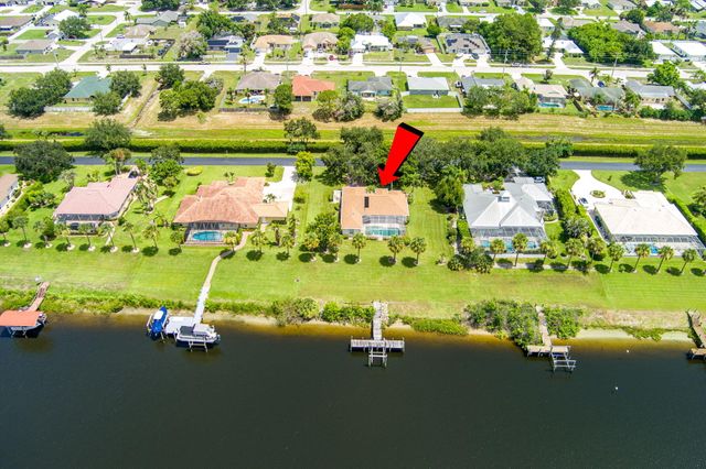 2624 SW River Shore Drive, Port St Lucie, FL 34984