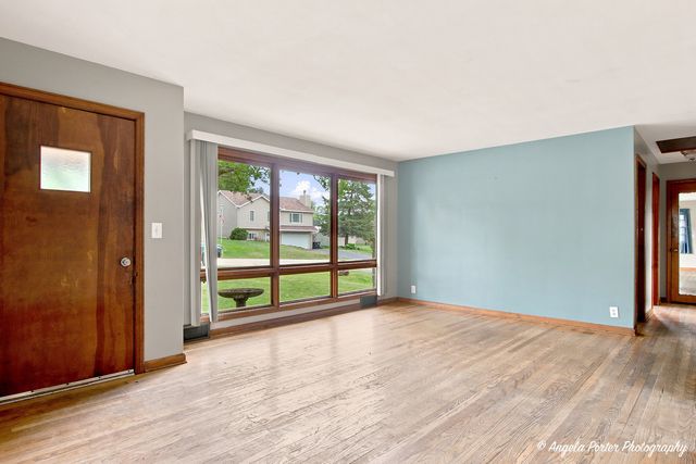 1401 Channel Beach Avenue, Johnsburg, IL 60051