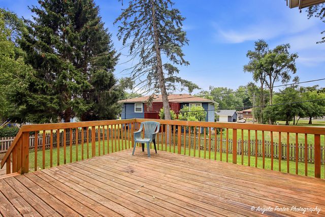 1401 Channel Beach Avenue, Johnsburg, IL 60051