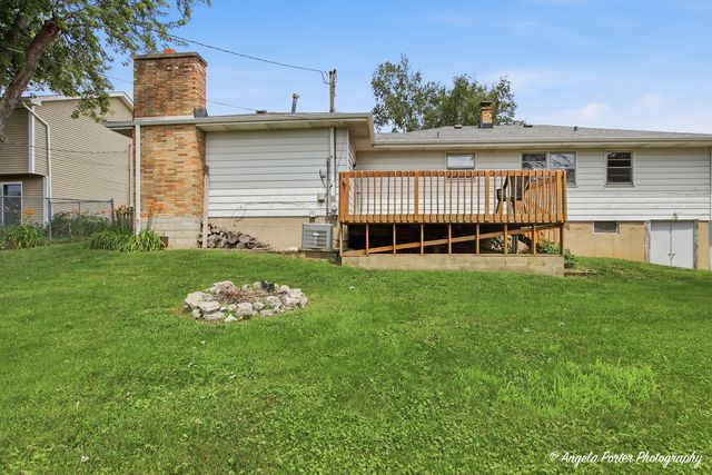 1401 Channel Beach Avenue, Johnsburg, IL 60051