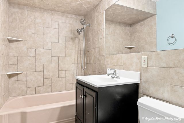1401 Channel Beach Avenue, Johnsburg, IL 60051