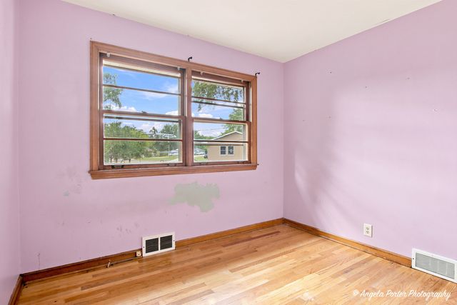 1401 Channel Beach Avenue, Johnsburg, IL 60051