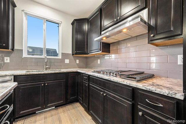 28364 Hanover Drive, Novi, MI 48377