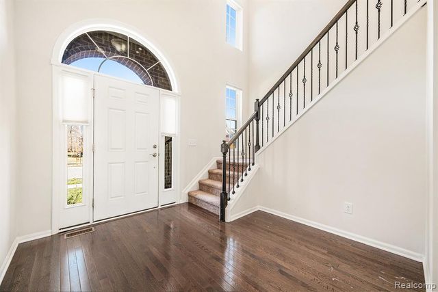 28364 Hanover Drive, Novi, MI 48377